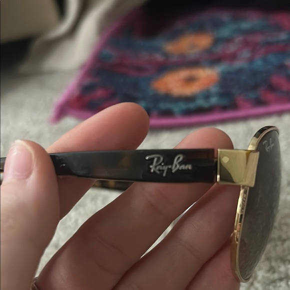 Ray-Ban Gold Aviator Sunglasses with Gradient Lenses - Picture 2 of 3